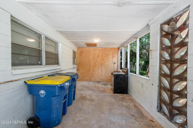 Building Photo - 1159 Green Cay Ave