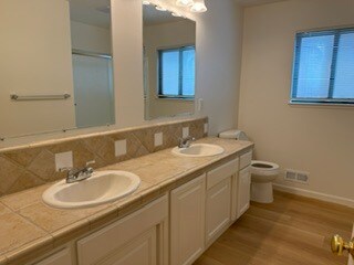 Building Photo - 1700 Briarwood Dr