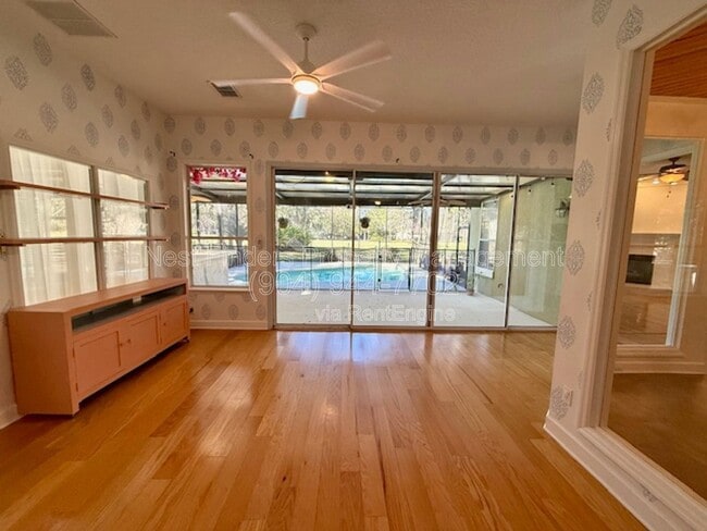 Building Photo - 424 Oak Pond Dr