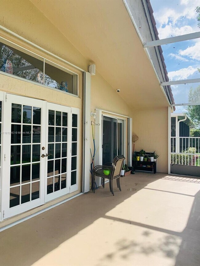 Building Photo - 16403 Sapphire Pl