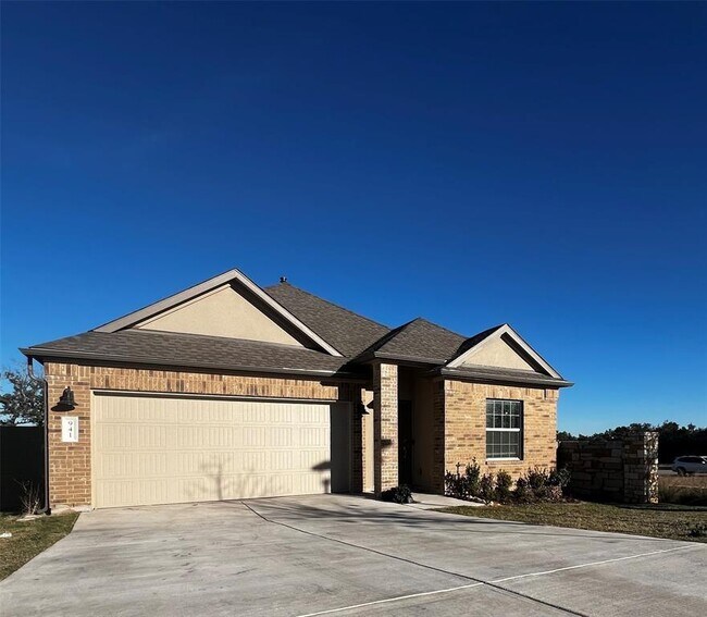 Building Photo - 941 Legends Ln