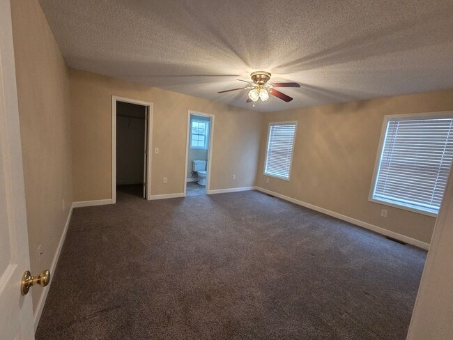 Building Photo - One story ranch 2b 2b  2 car garage level fenced back yard