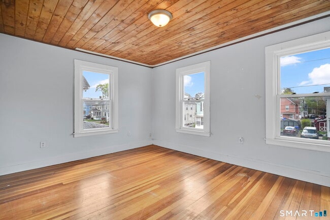 Building Photo - 42 Hartford Ave