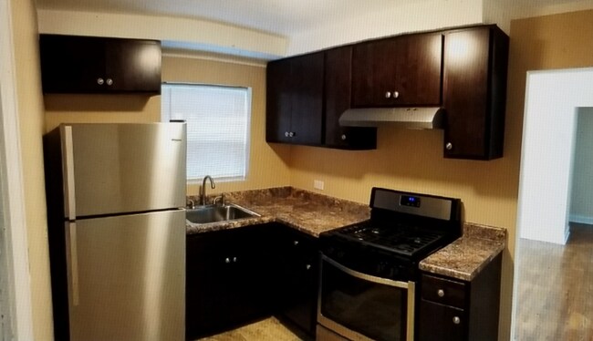 Building Photo - 9209 S Laflin St