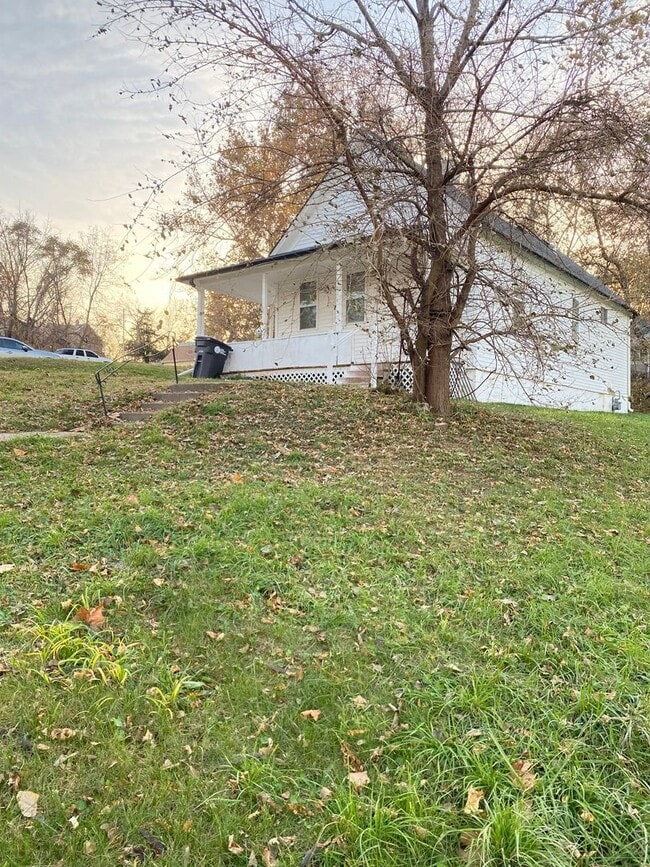 Building Photo - 3 bed 1 bath