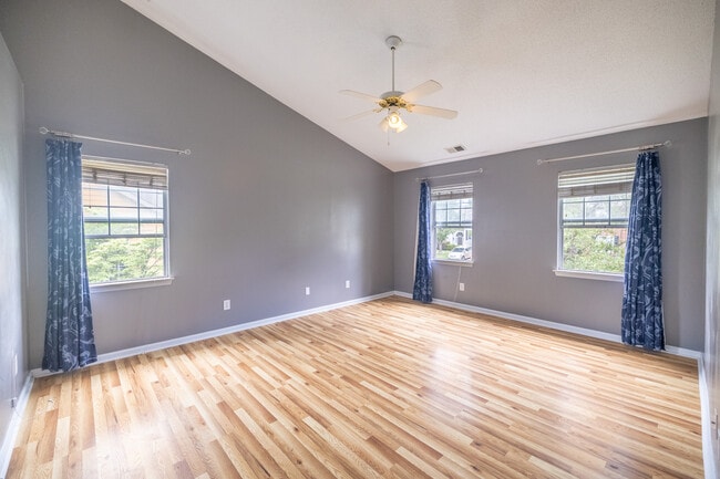 Building Photo - 13500 Walkers Creek Dr