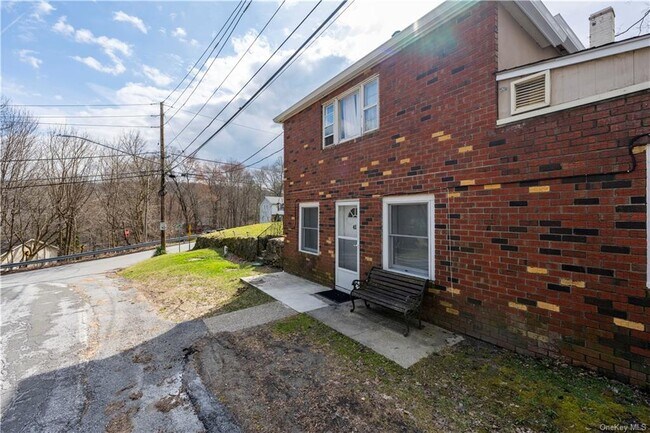 Building Photo - 45 Morrissey Dr