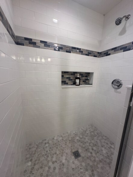 Building Photo - 340 E French Ave