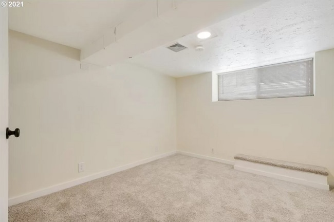 Building Photo - Tree House