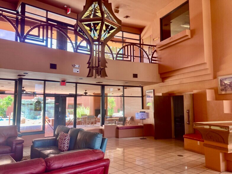 Building Photo - 12222 N Paradise Village Pky W