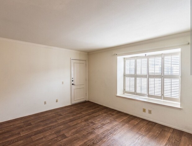 Building Photo - 7834 Broadway-338.45