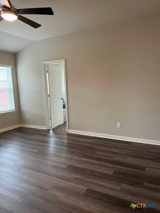 Building Photo - 448 Mallow Dr