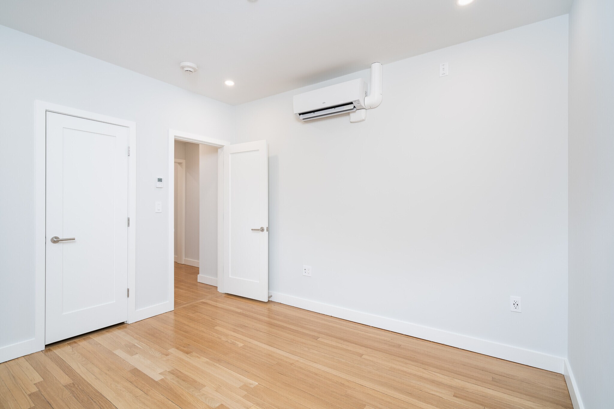 Building Photo - 17 Forest St