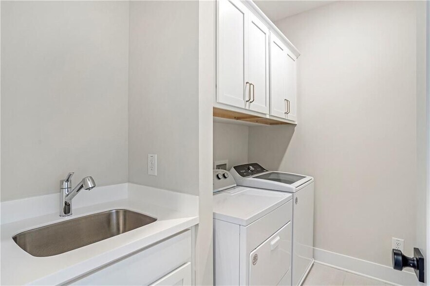 Building Photo - 203 Grady Burrell Dr