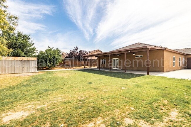 Building Photo - 4 Bedroom, 2 Bath Home - $2450 per month!