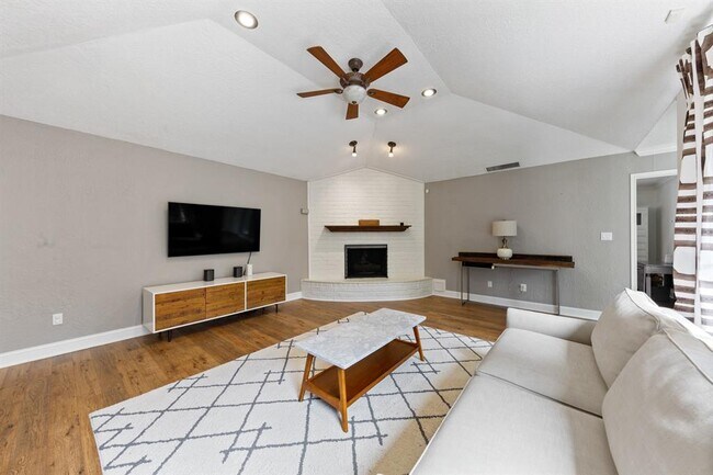 Building Photo - 12210 Ravenmoor Dr