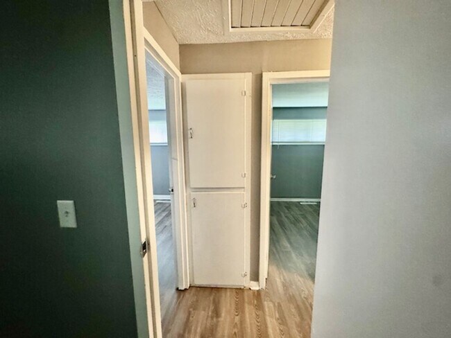 Building Photo - 3 Bedroom, 2 Bath Ranch Home with Garage and Fenced Yard in Huber Heights