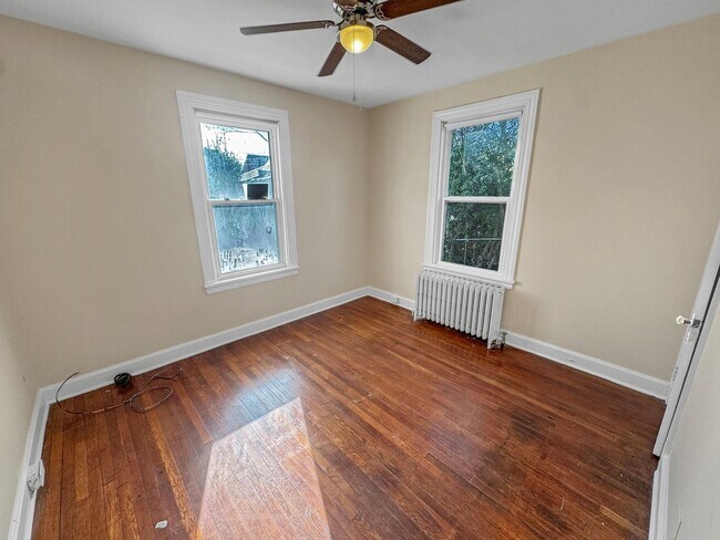 Building Photo - 2806 Hawthorne Ave