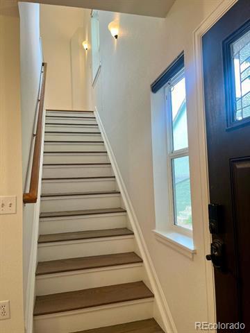 Building Photo - 1825 Canyon Blvd