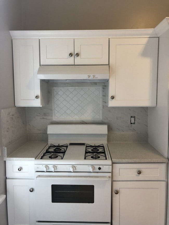 Building Photo - 900 W Newport Ave