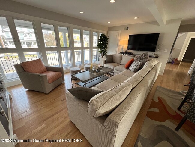 Building Photo - 141 Osborne Ave