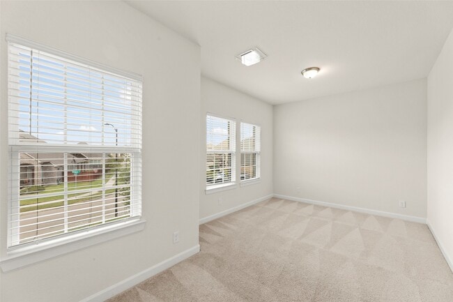 Building Photo - 24403 Blairburry Dr