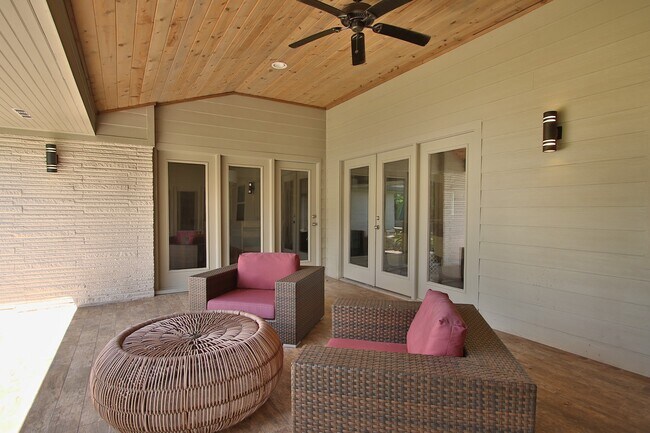 Building Photo - 5319 Paisley Ln