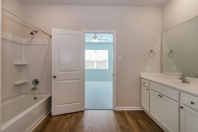 Building Photo - 405 Sunny Highlands Dr