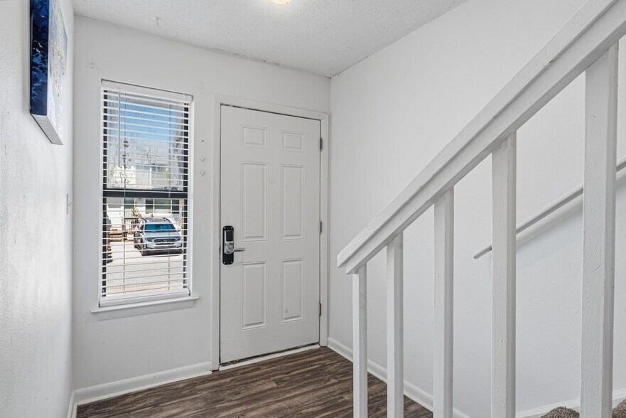 Building Photo - 16 Gulf Breeze Ct