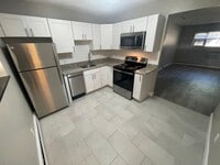 Building Photo - Green Line D - Mass Pike - Parking Included