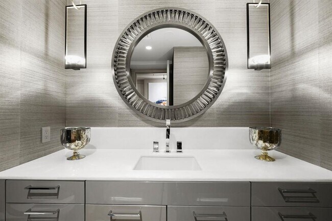 Building Photo - 3433 Westheimer Rd