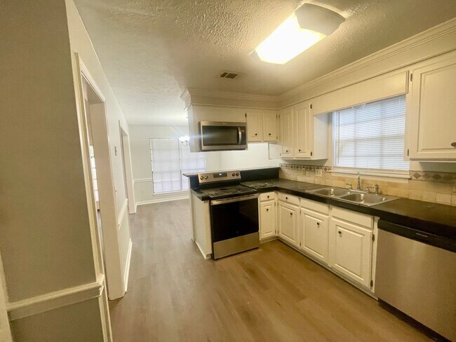 Building Photo - 176 Bellegrove Cir