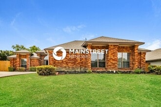 Building Photo - 3 Bedroom Pet-Friendly Home in Carrollton, TX with Main Street Renewal