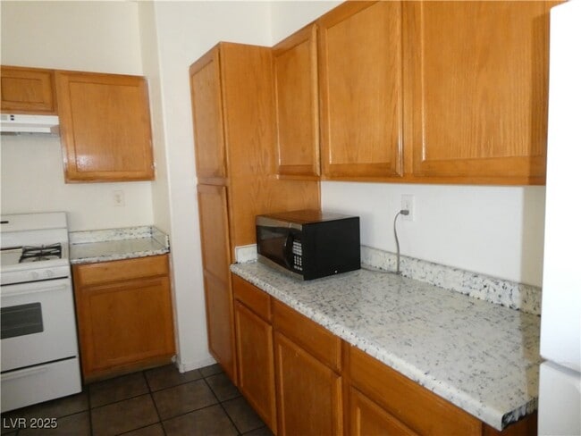 Building Photo - 109 Restful Crest Ave