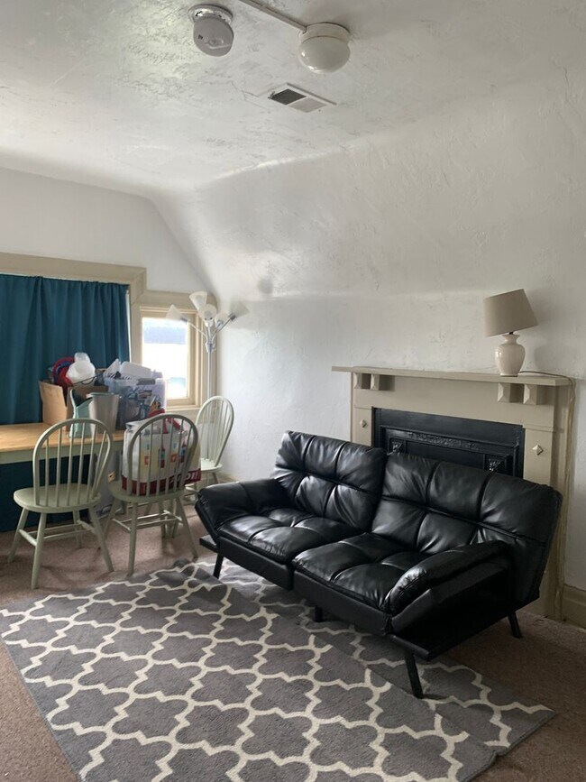 Building Photo - 4103 Allequippa St