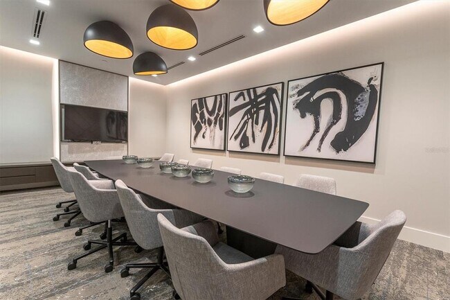 Building Photo - 301 1st St S