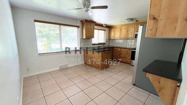 Building Photo - 3389 S 2760 W