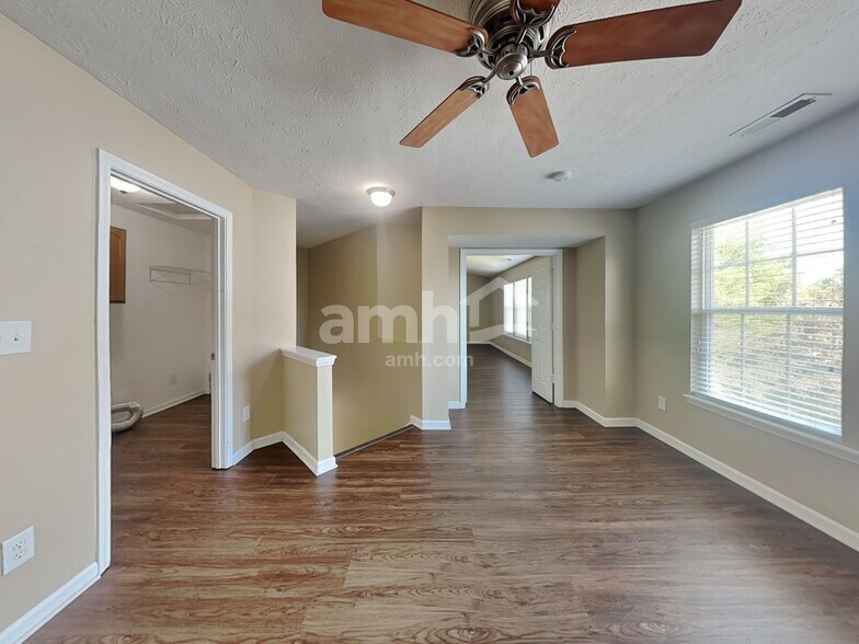 Building Photo - 5940 W Nautica Blvd