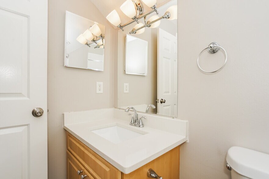 Building Photo - 7446 Oxford Garden Cir