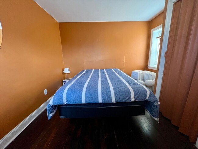 Building Photo - Gorgeous 5-Bedroom Single Family Home in Upper Darby! Available NOW!