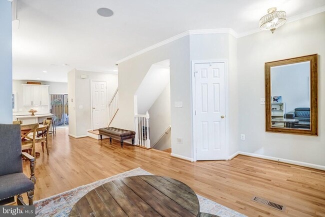 Building Photo - 1505 N Colonial Terrace