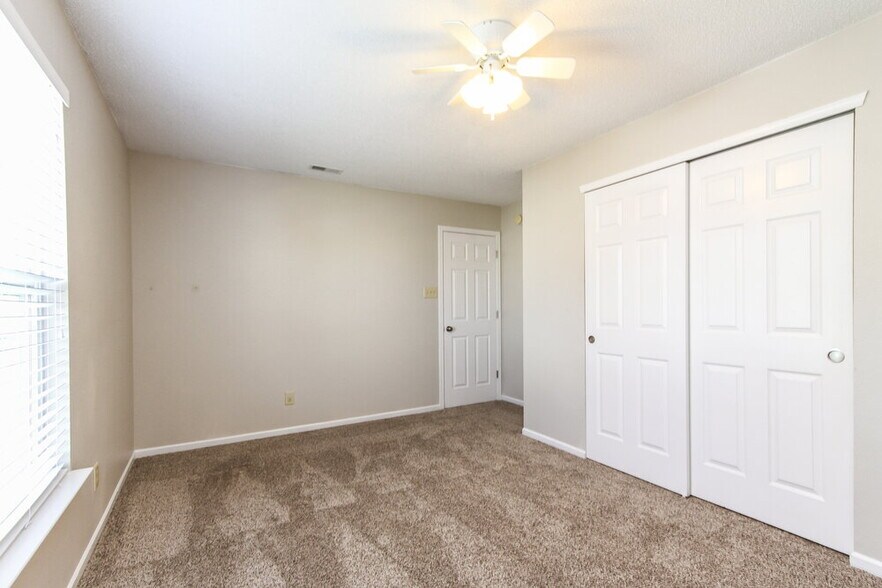Building Photo - 1829 Blue Pine Ln