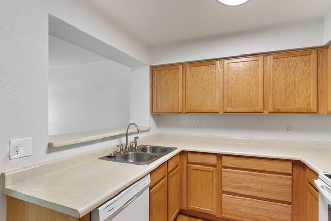 Building Photo - 5550 Corbett Dr