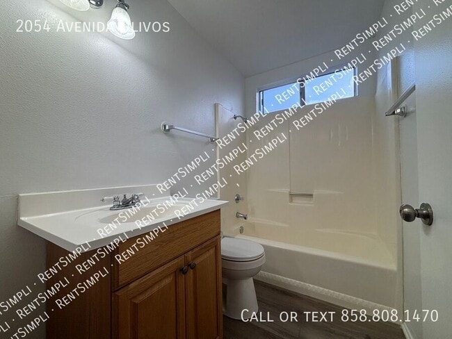 Building Photo - 2054 Avenida Olivos