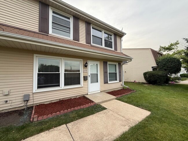 Primary Photo - 1779 Queensbury Cir
