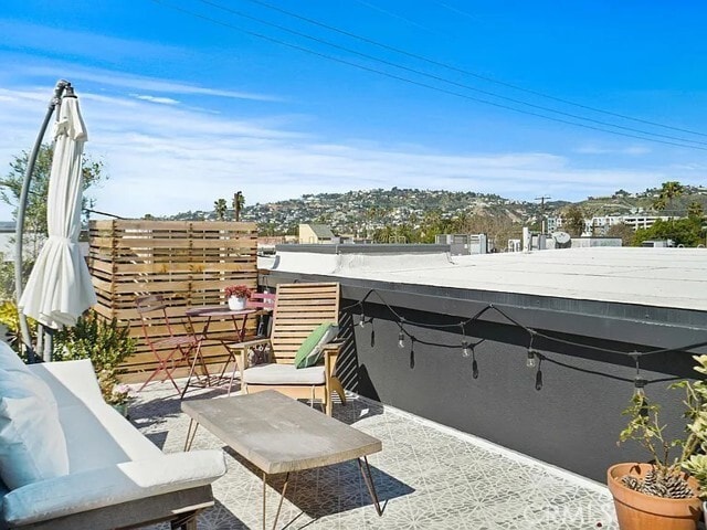 Building Photo - 811 N Detroit St