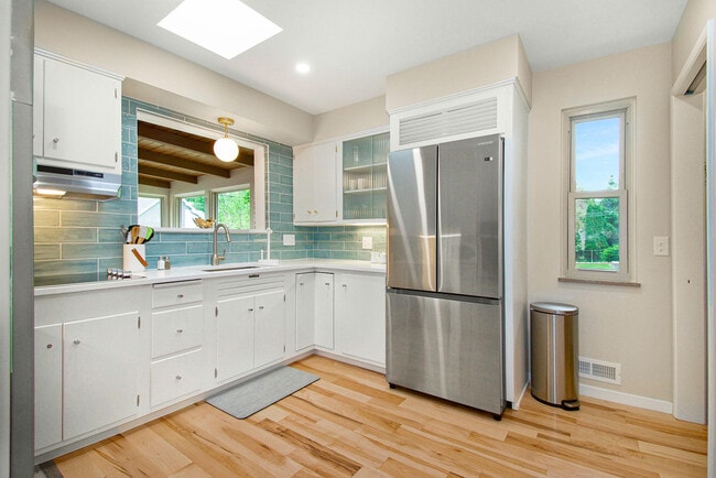 Building Photo - 1525 Arborview Blvd