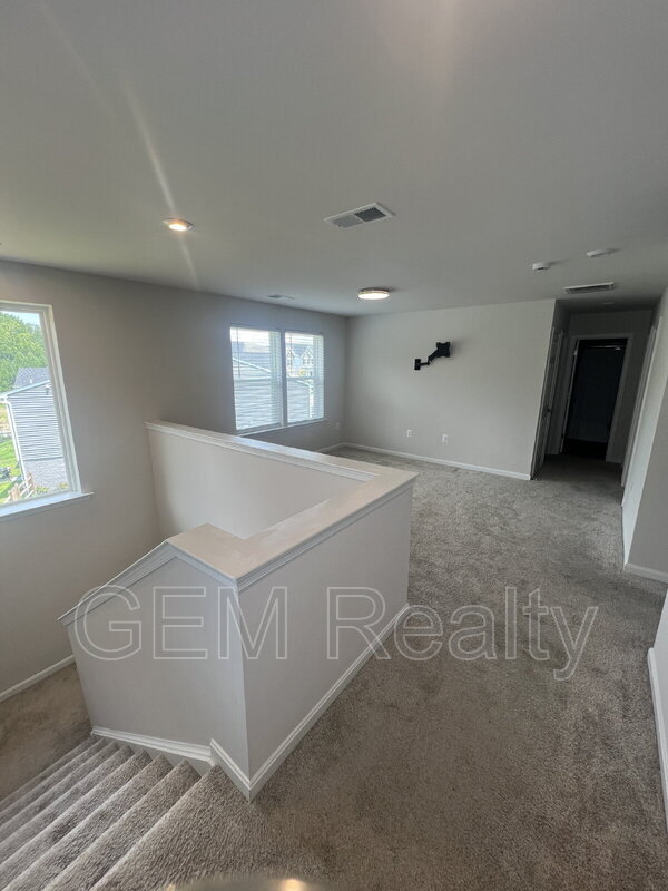 Building Photo - 6259 Bobcat Ln