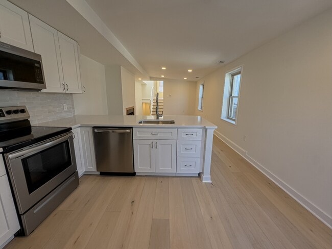 Building Photo - 1919 Mt Vernon St