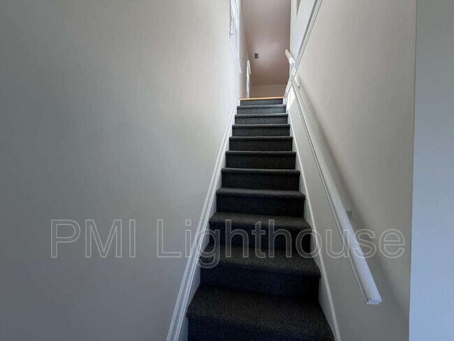 Building Photo - 15 Amys Ct